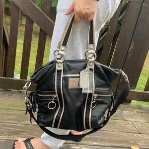 Coach poppy spotlight tote